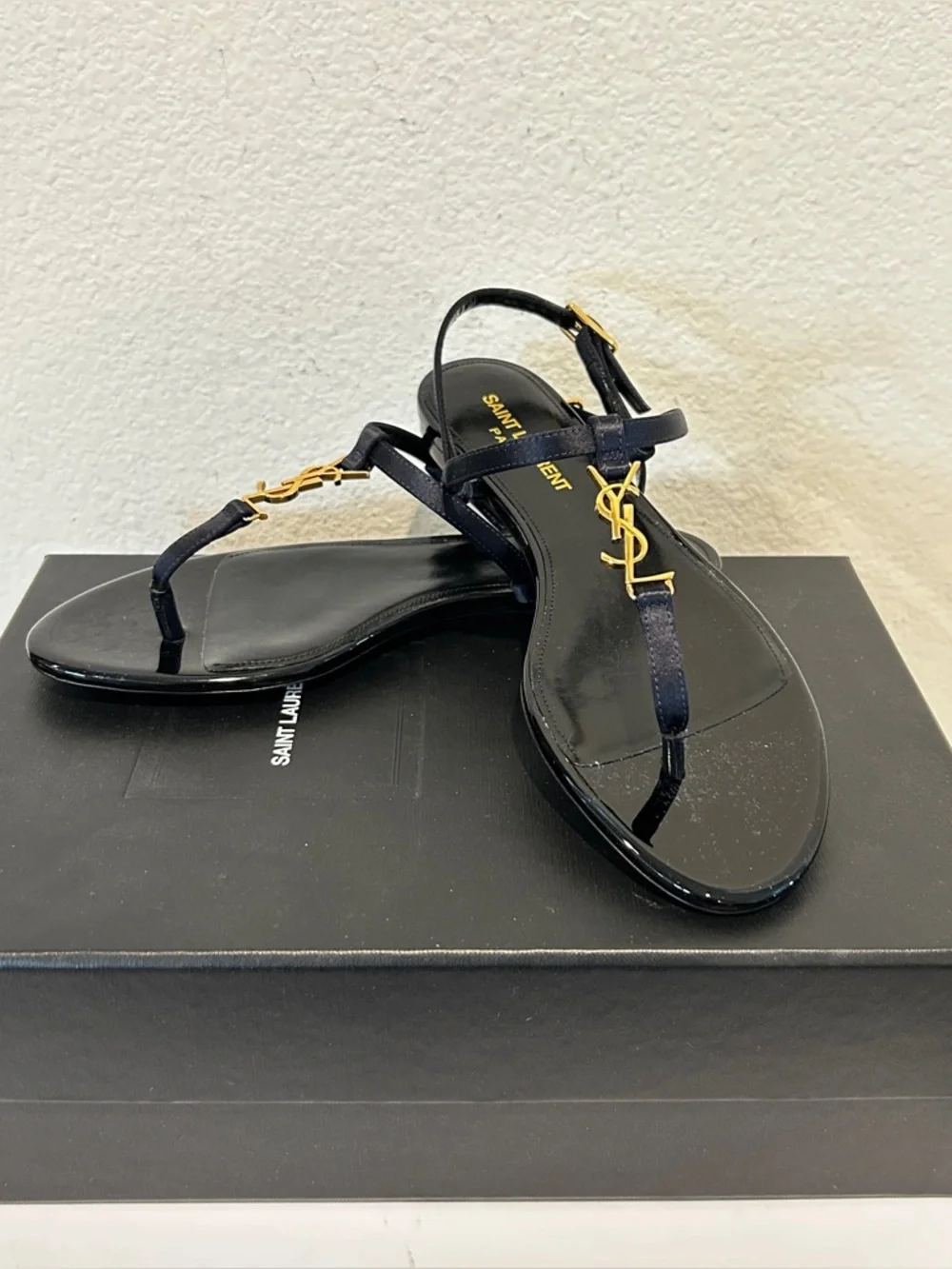 NIB Saint Laurent Cassandra Slingback Thong Flat Sandals Navy, Size 36.5, $990
